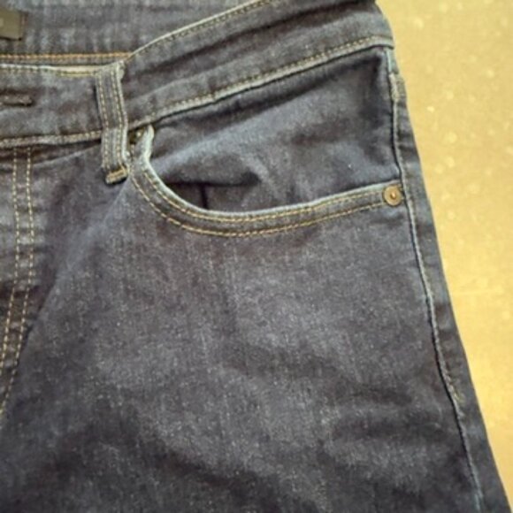 UNIQLO Dark Wash Straight Fit Jeans - Size 33 - Picture 8 of 13